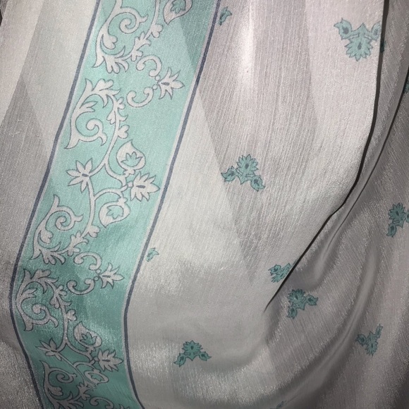 Extra Large Scarf - Picture 3 of 8